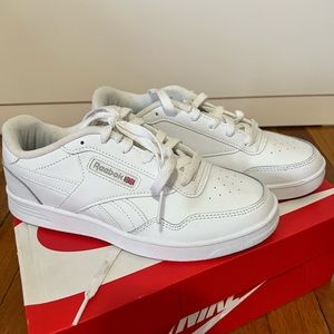 Reebok Women's Club MEMT Casual Sneakers. Size 7